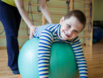 Примеры упражнений на гимнастическом мяче для детей с ДЦП