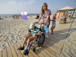 В Перми открылся первый пляж для инвалидов